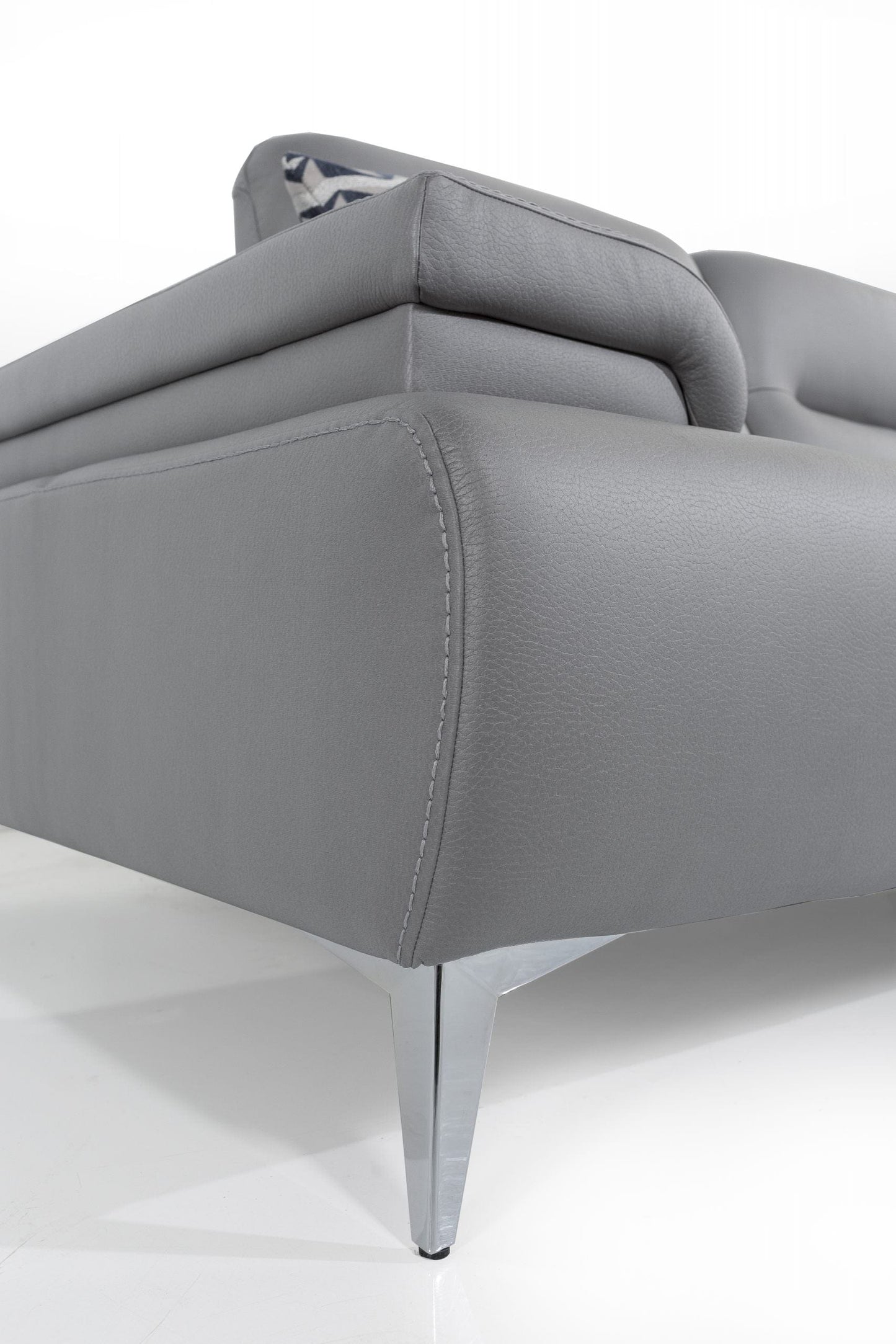 Whiteline Ruslan Sectional SR1759-LGRY - Essential Livingroom