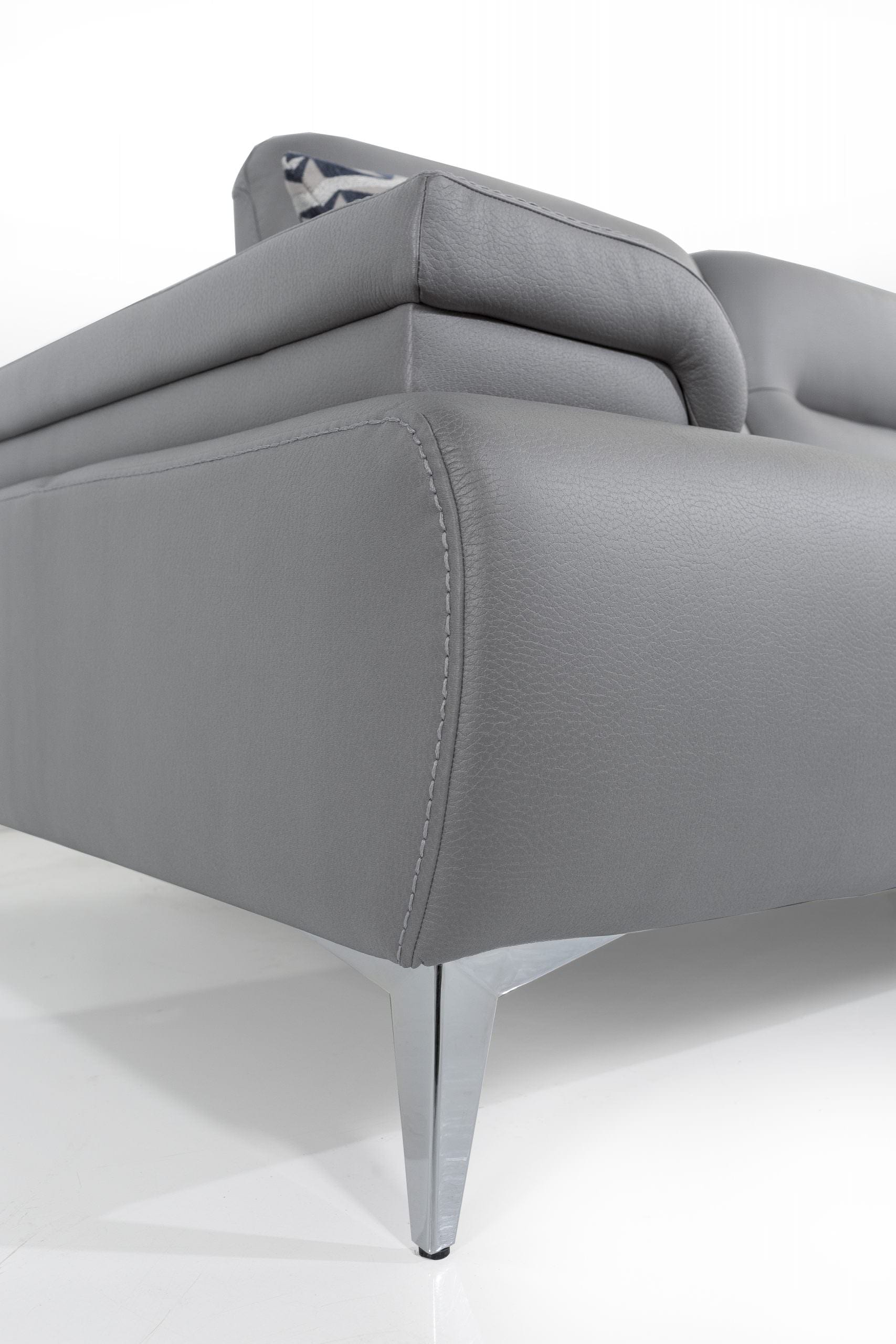 Whiteline Ruslan Sectional SR1759-LGRY - Essential Livingroom